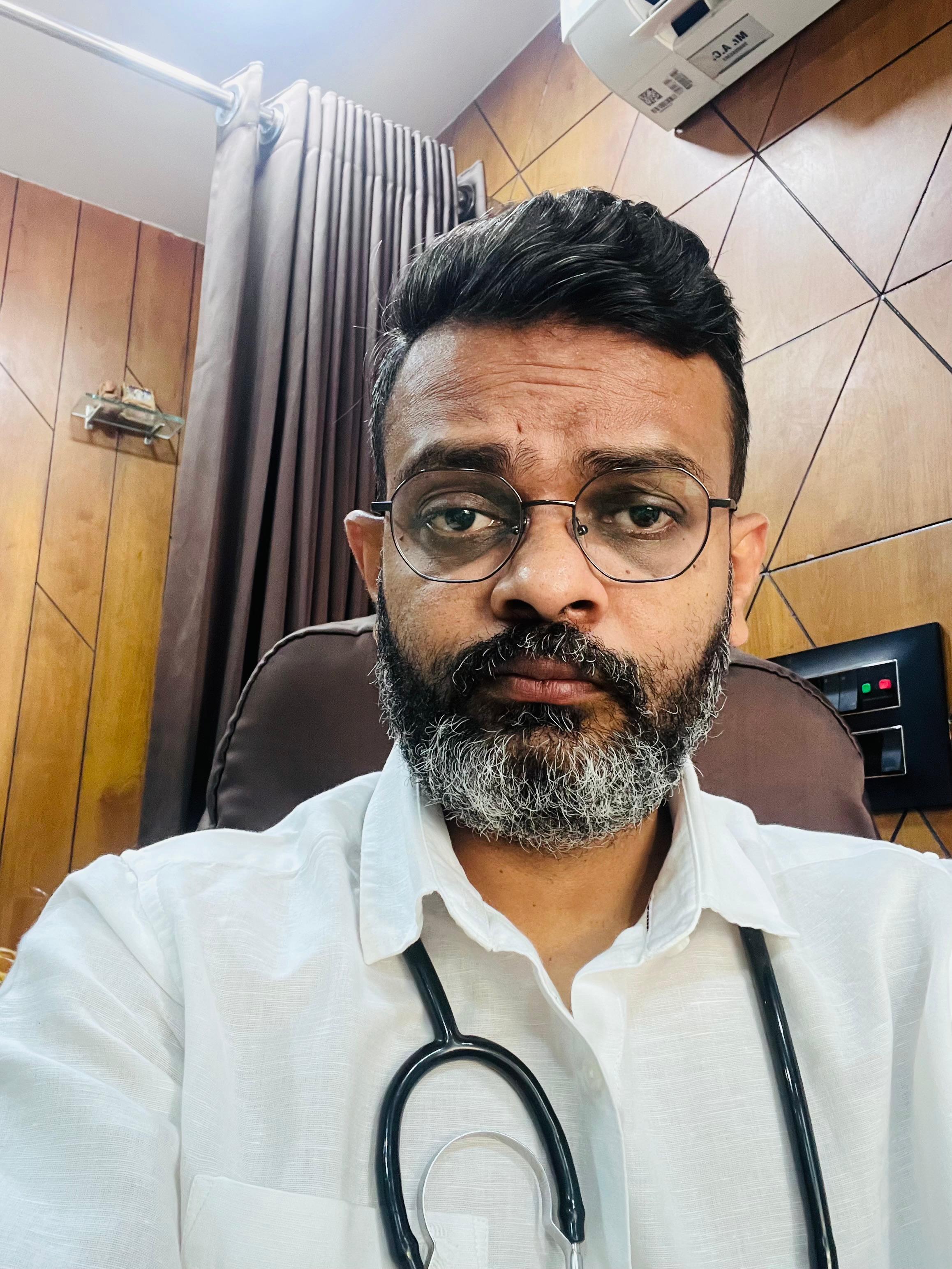 Dr. Hardik Ghevariya - Door Step Doctor Pvt. Ltd.